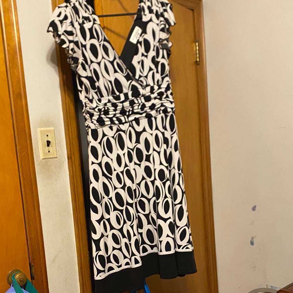 Studio I Black and White Patterned Midi Dress